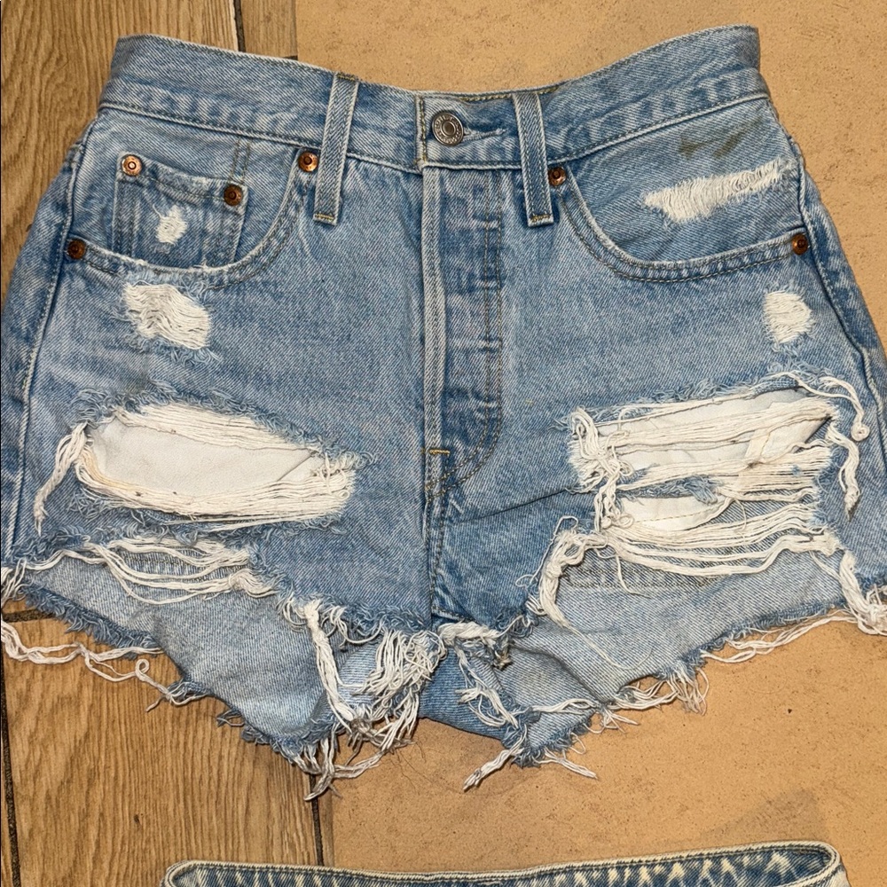 Levi's Hollister Women’s Jean Shorts Distressed High Rise Daisy Dukes 0/24 - Picture 2 of 10